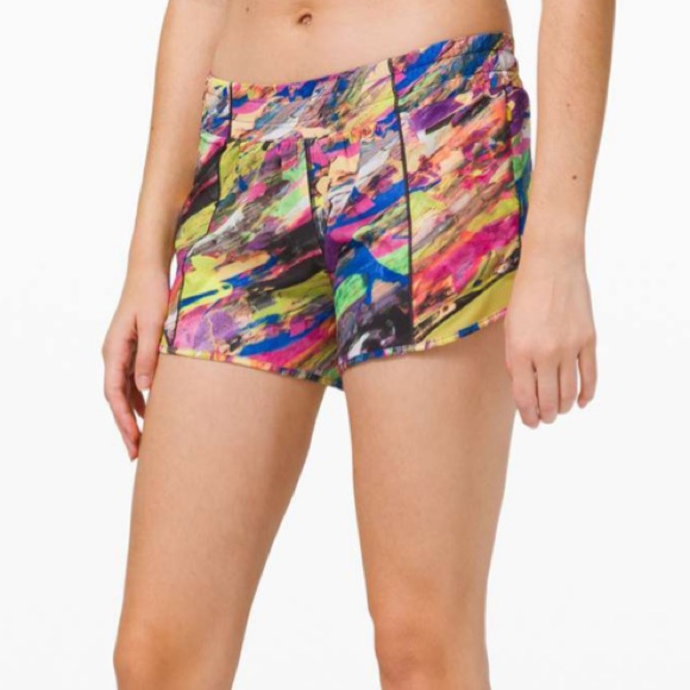 Lululemon Catalyst Multi Hotty Hot Short II *Long 4"